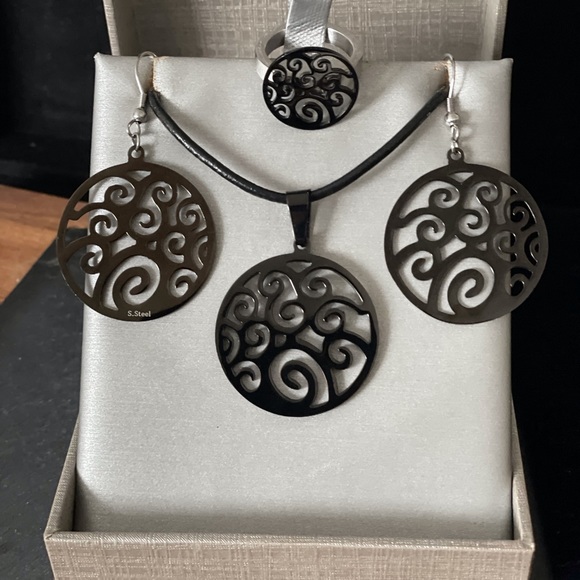 Beautiful set of stainless steel jewelry - Picture 1 of 5